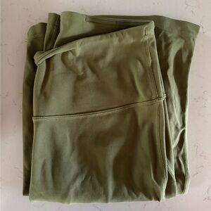 Lululemon Groove Nulu Super-High-Rise Flared Pant
Regular (Size 8) Bronze Green